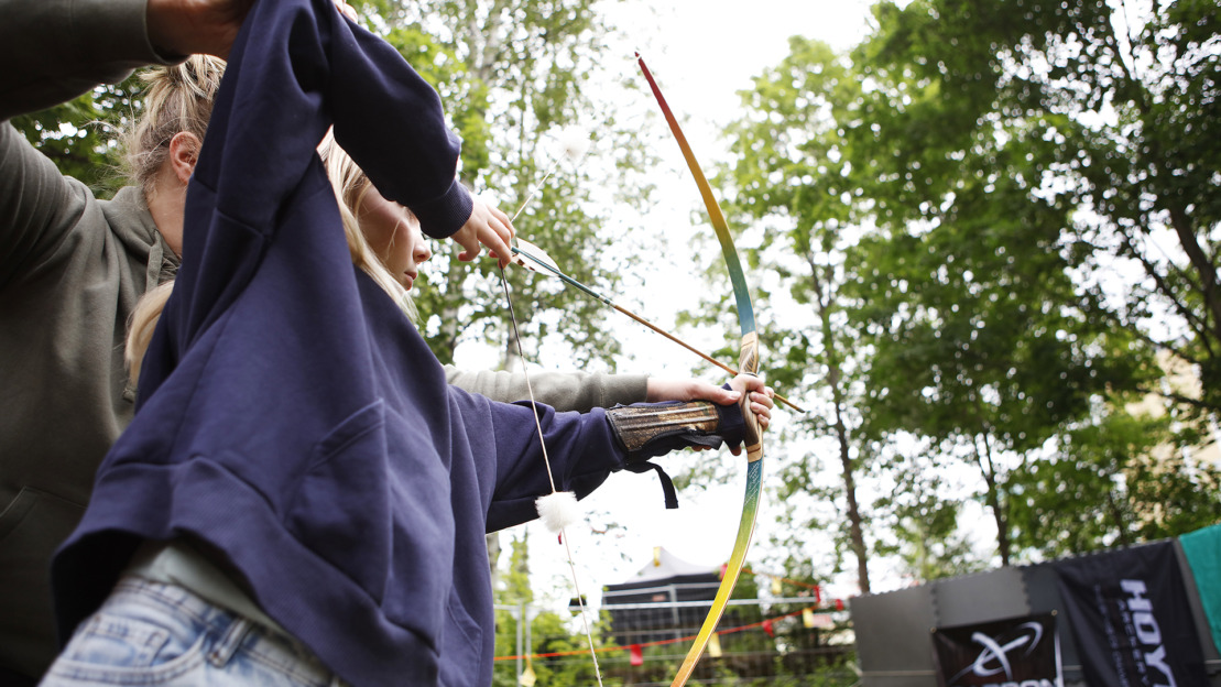 Jousiammunta opastusta Riihimäen Erämessuilla