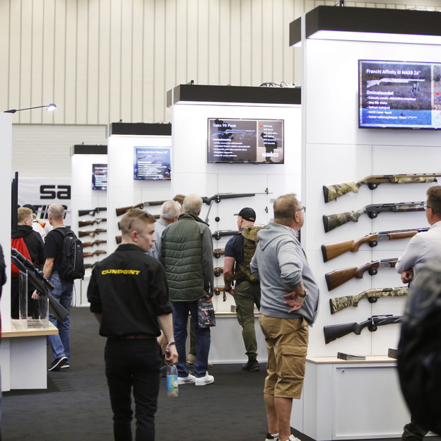 Messukuva Riihimäen Erämessut, metsästyksen tuotteita